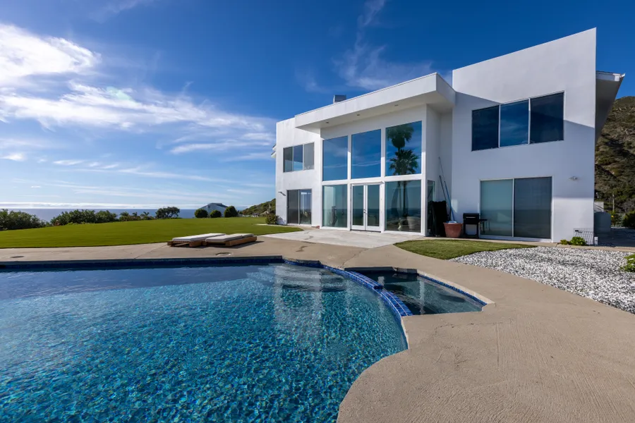 Sea Cloud Estate Photo 1