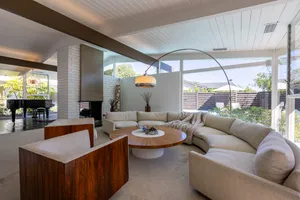 Mid Century Modern No.7 Photo 4