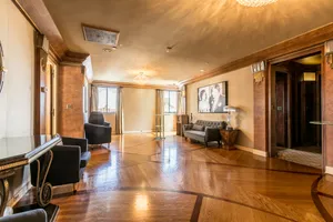 Art Deco Penthouse Photo 3