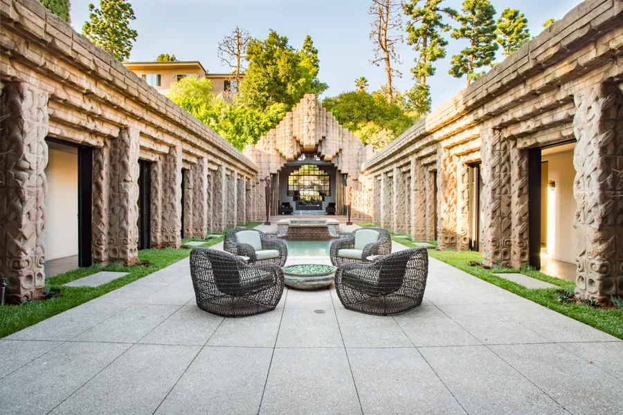 Exotic No.310 Photo 1