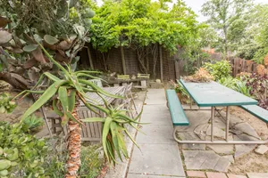 Silver Lake Craftsman House With Sunroom Photo 4