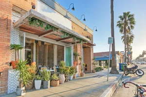 Darling Abbott Kinney Restaurant Photo 2