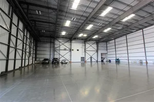 Hangar No.10 Photo 4