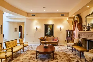 Brentwood Renaissance Photo 3