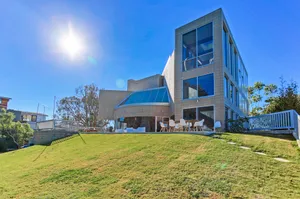 Tropical Concrete Photo 4