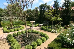Brentwood Gardens Photo 3