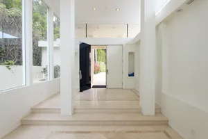 Modern Open Air with Panoramic View Photo 2