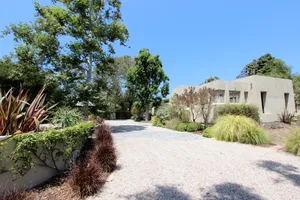 Supreme Adobe Photo 4