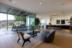 Modern Gambler II Photo 4