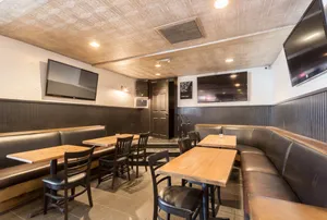 Hollywood Tavern No.14 Photo 2