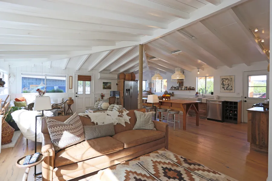 Rustic No. 008 Photo 1