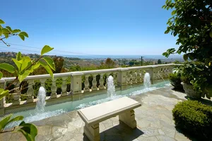 Classic Elegance Photo 2