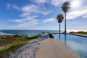 Sea Cloud Estate Photo 2