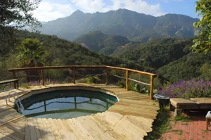 Rustic Mountain Cottage Photo 2