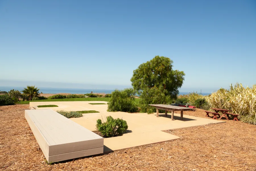 Malibu Garden Photo 1