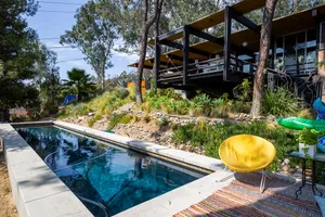 Warm Post and Beam Photo 4