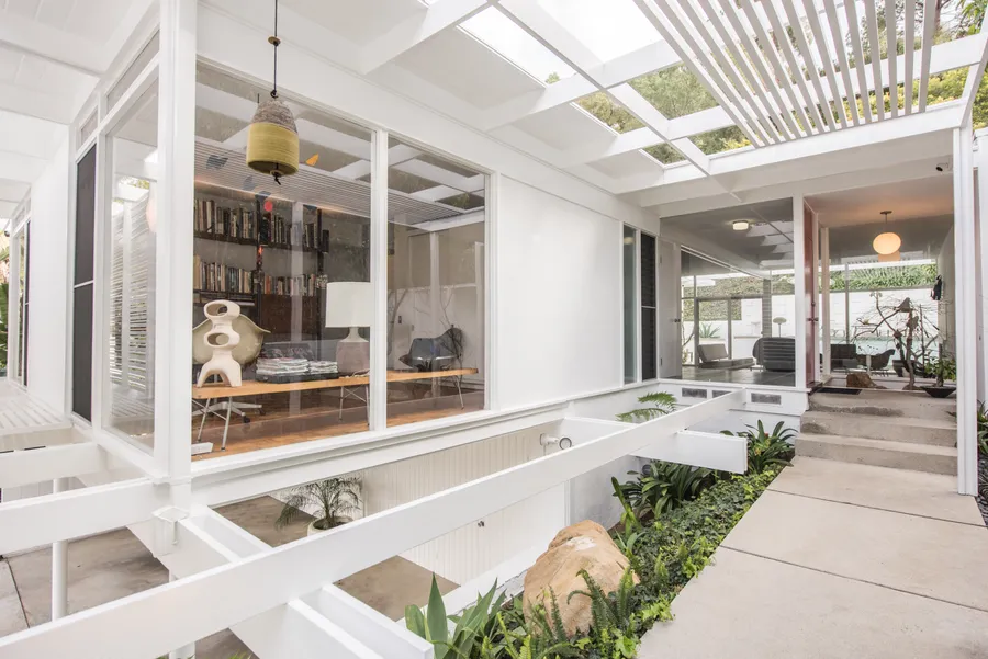 Mid Century Hideaway Photo 1