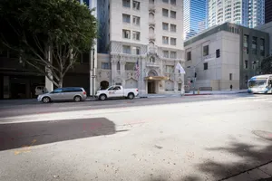 Spanish Style Hotel, Heart of LA Photo 4