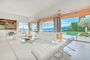 The Fox Estate Photo 2