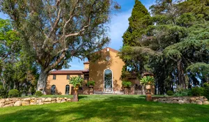 Silverlake Mansion Photo 3