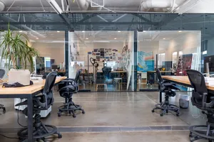 Maximum Office + Gallery Photo 3