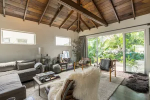 Rustic Meets Modern Photo 3