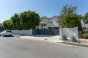 New California No.10 Photo 2