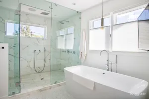 Newly Renovated Craftsman Photo 3