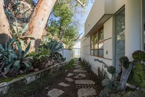 White Castle to the Nile Photo 3