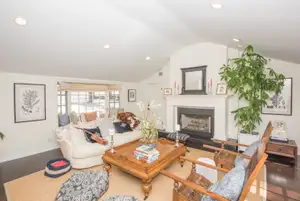 Valley Family Home Photo 3