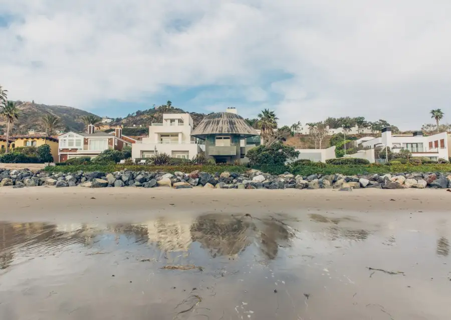 Gehry Beach House Photo 1