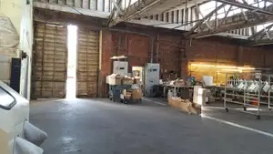 Spacious Warehouse/office/ and private parking. Photo 2