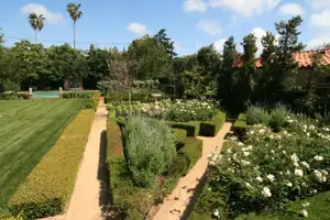 Brentwood Gardens Photo 2