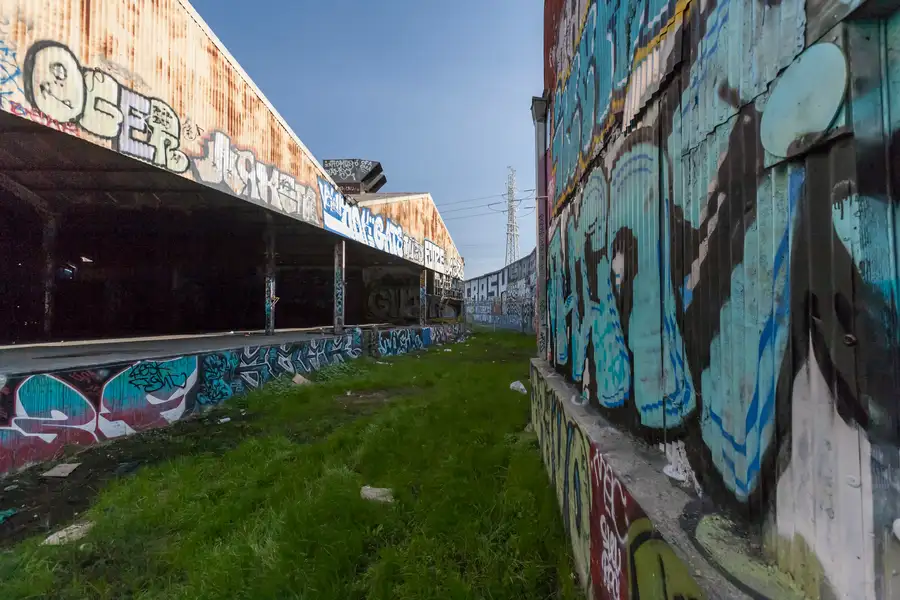 Graffiti Barn Photo 1