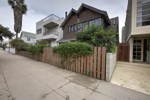 Venice Beach No.410 Photo 3