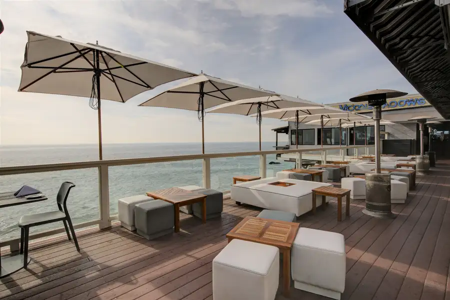 Peaceful Ocean View Restaurant Photo 1