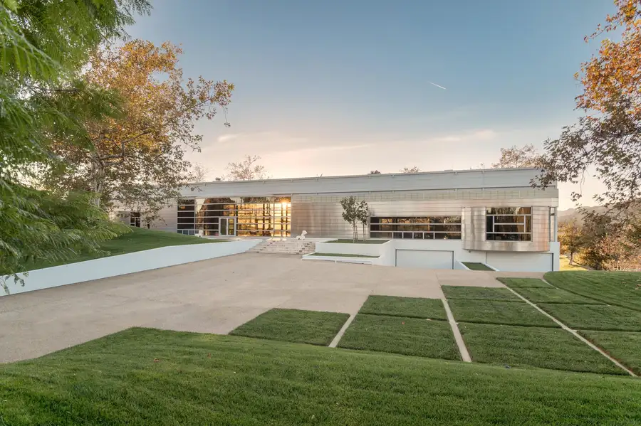 Starship Trooper Photo 1