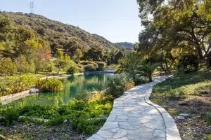 The Amber Estate Photo 2