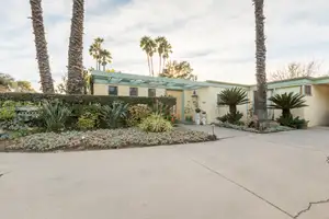 Glitz &amp; Glamour Photo 4