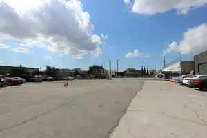 Parking Lot No.80 Photo 4