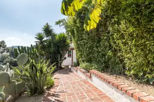 California Hideaway in the Heart of the Hollywood Photo 4