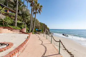 Malibu Cove Photo 4