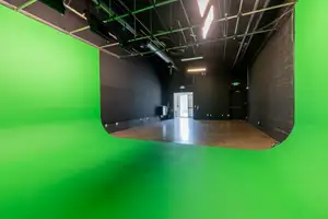 Maximum Studio B Photo 4