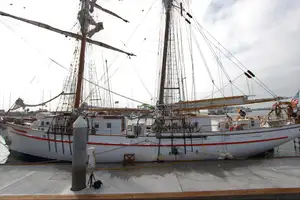 Master &amp; Commander Photo 4