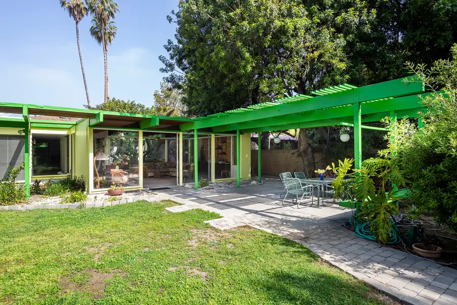 Three Palms Photo 1