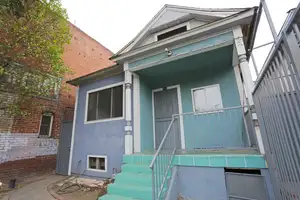 D.T.L.A - Stripped House Photo 3