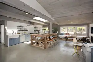 Mid-Century Modern Malibu Ranch Photo 4