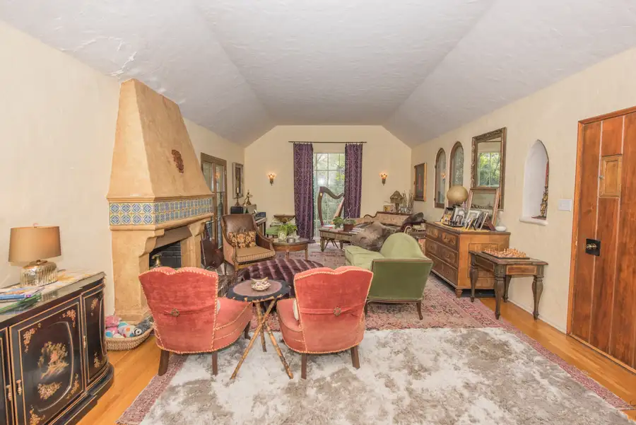 Spanish Harp Photo 1