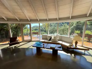 California Midcentury Treehouse 90210 Photo 3