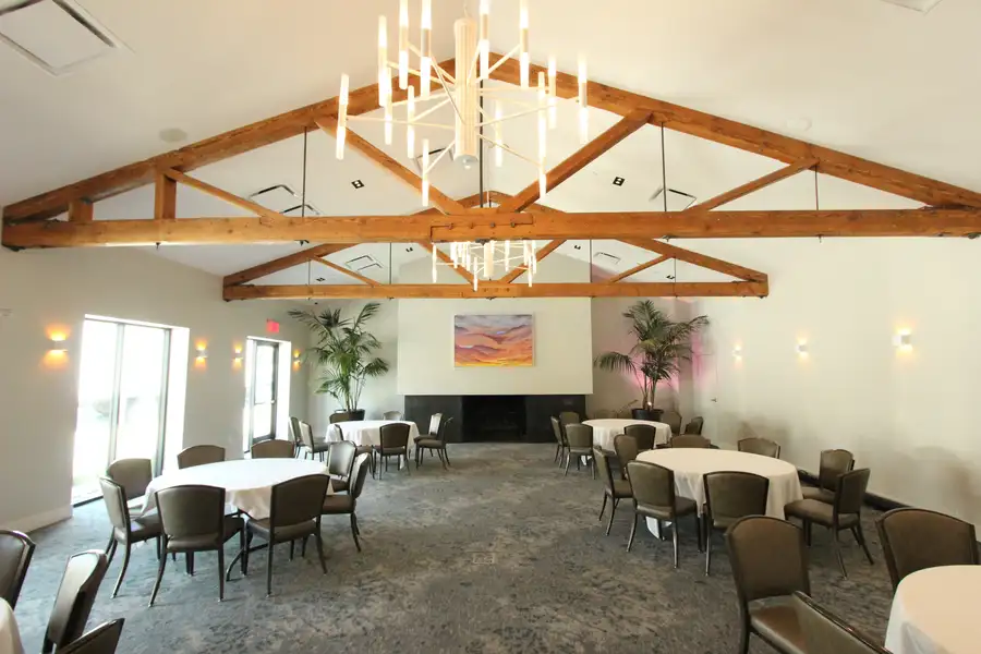 Country Club No.8 Photo 1